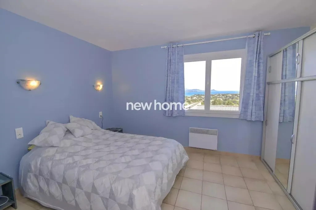 Chambres - Villa Luxueuse avec Vue Mer à Saint-Aygulf