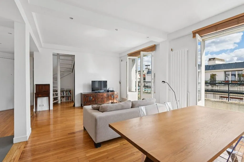 Séjour - Pied à Terre Duplex avec Vue Tour Eiffel à Paris XVI