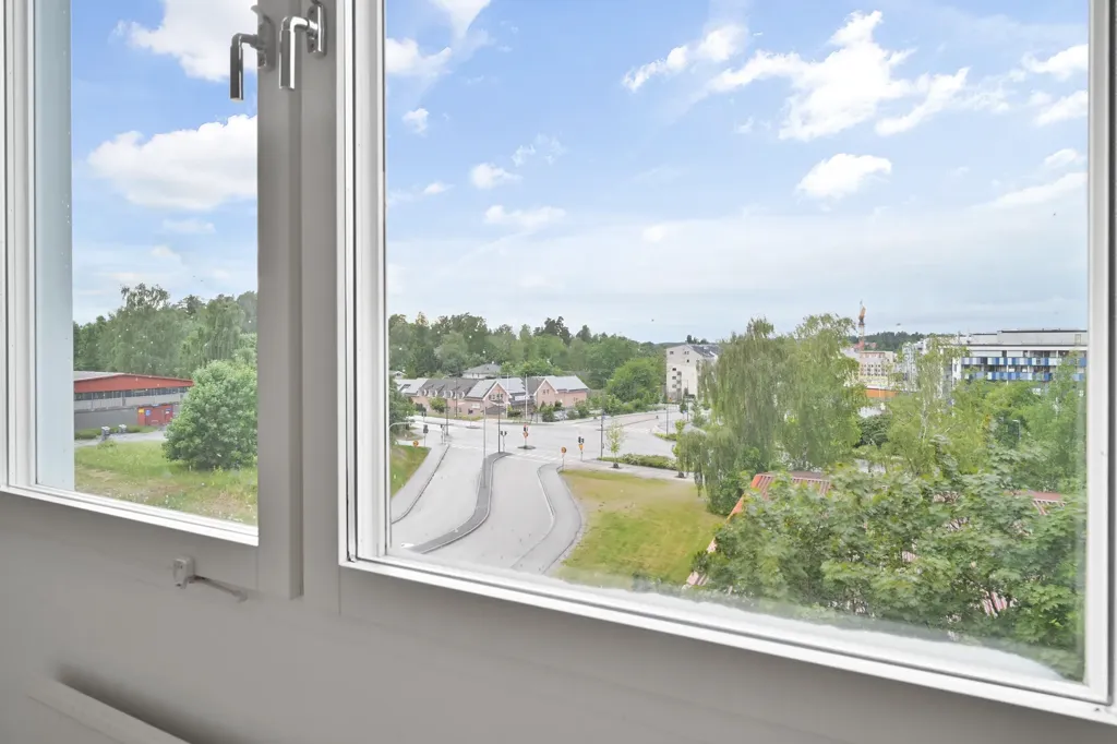 Stanze - Modernised Penthouse with Balcony in Upplands Väsby