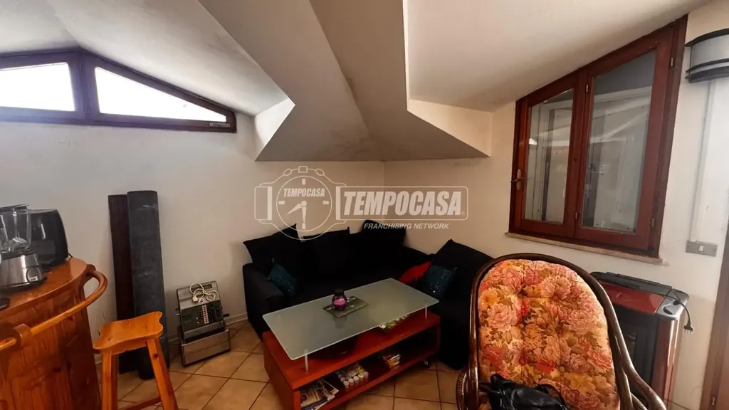 Elutuba - Two-Level Apartment with Terrace in Comacchio Centre