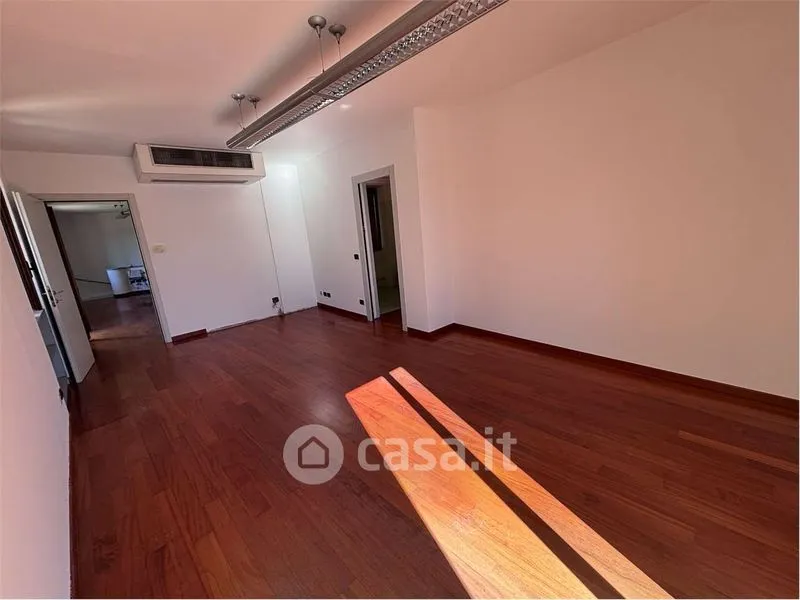Pièces - Elegant Apartment with River View in Sesto Calende