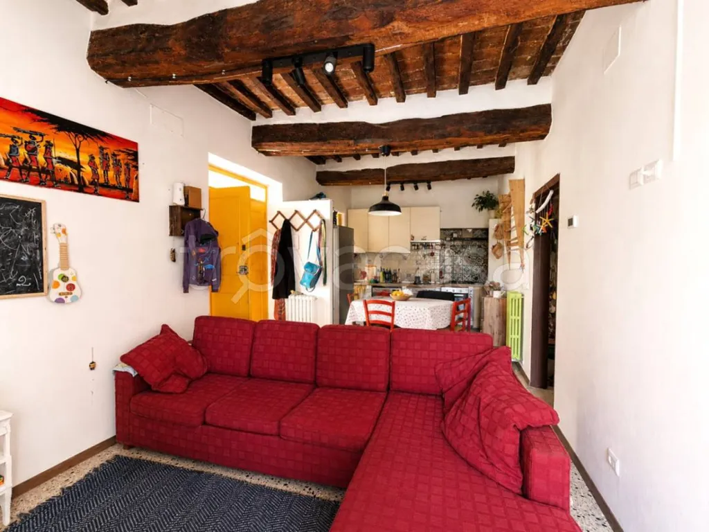 Elutuba - Rustic Trilocale in Castle Walls, Passignano