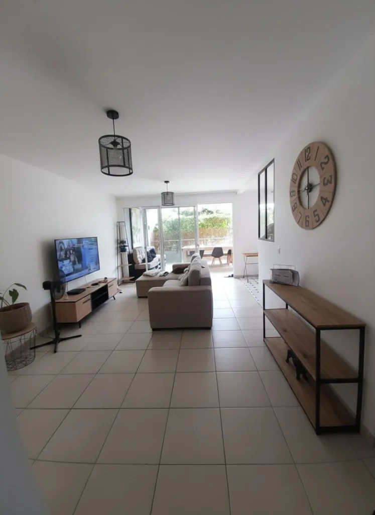 Séjour - Appartement Meublé avec Terrasse à Le Lamentin