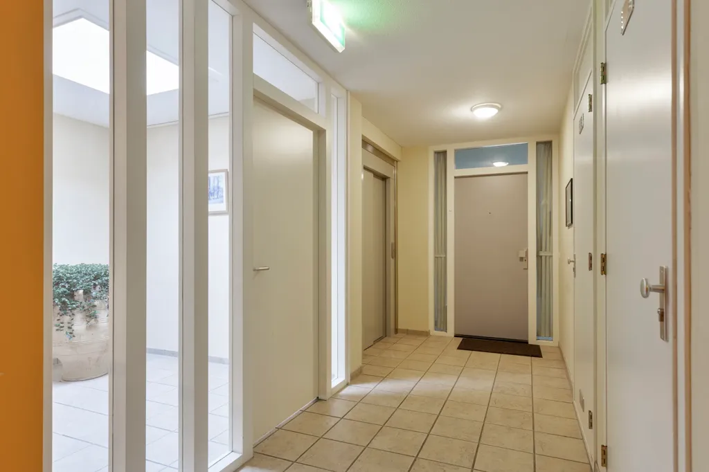Esik - Penthouse with Three Balconies in Rolde Centre