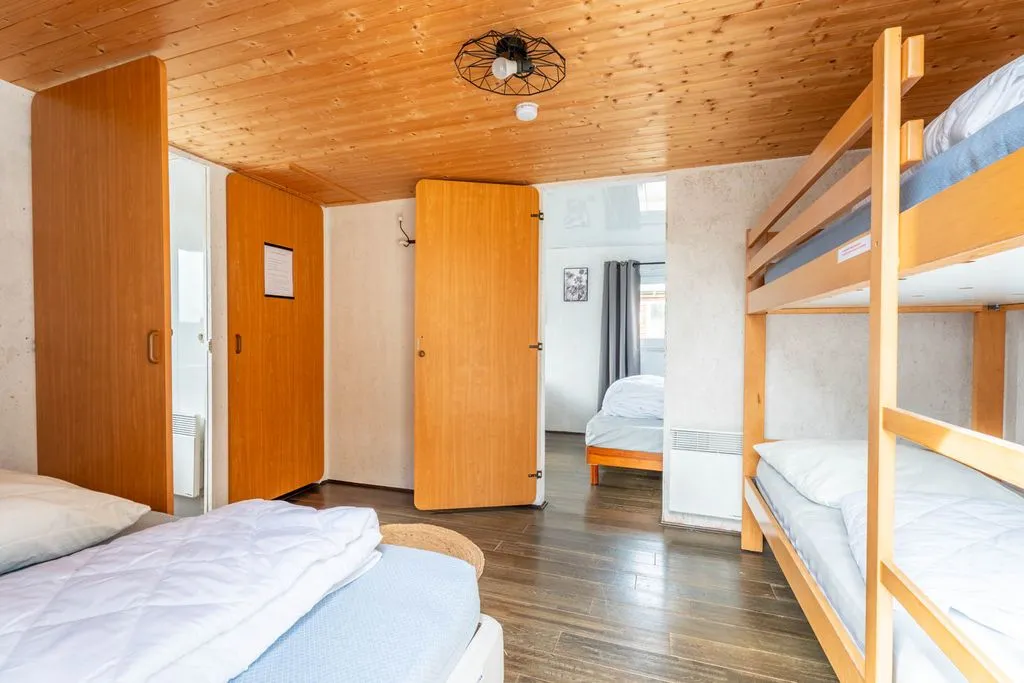 Chambres - Maison de Luxe avec Piscine à Cordelle