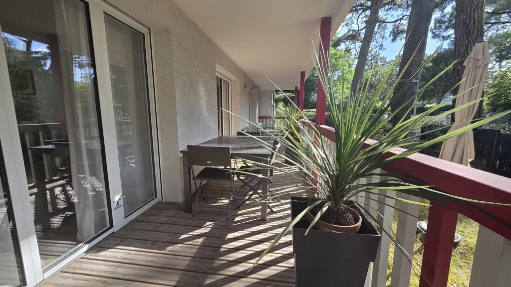 Terrasse - Appartement Rénové avec Jardin à La Baule