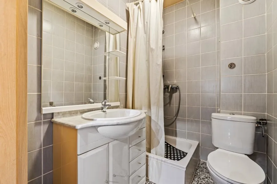 Salles de bain - Appartement 5 Pièces avec Balcon à Rodange