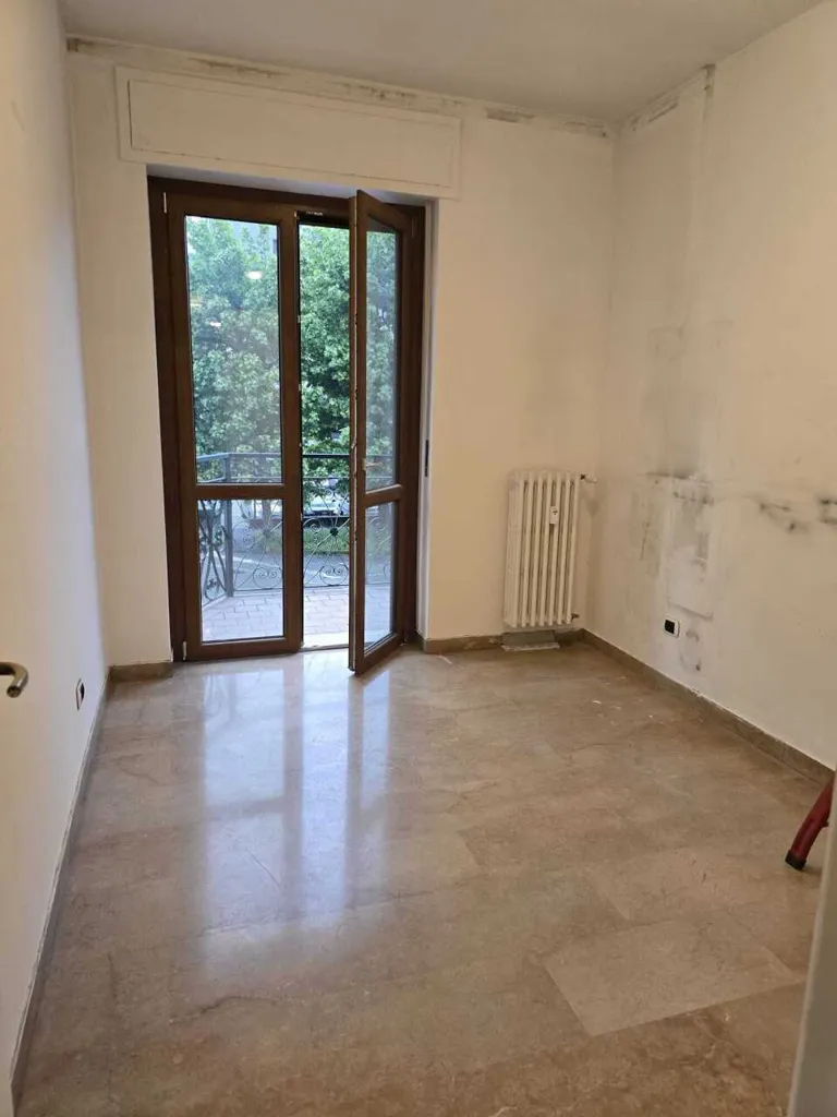 Stanze - Spacious 3-Bedroom Apartment in Erba
