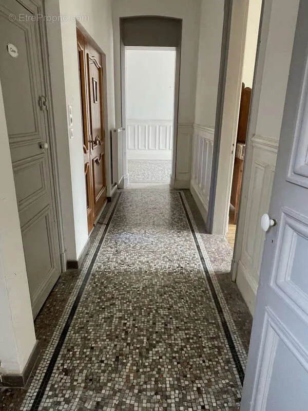 Hallway - Charming Townhouse near Champs-Élysées, Saint-Quentin