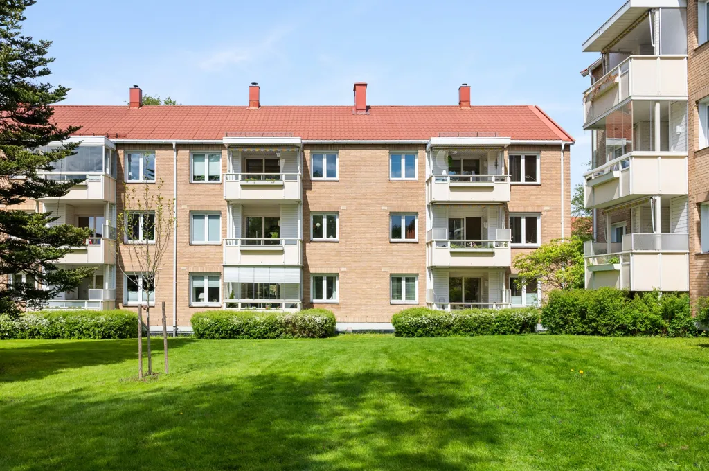 Aed - 3-Bed Apartment with South-Facing Balcony in Lille Ekeberg