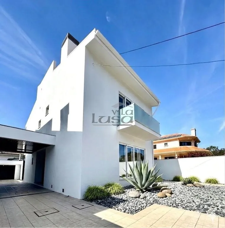 Außenansicht - Luxury House with Pool in Matosinhos