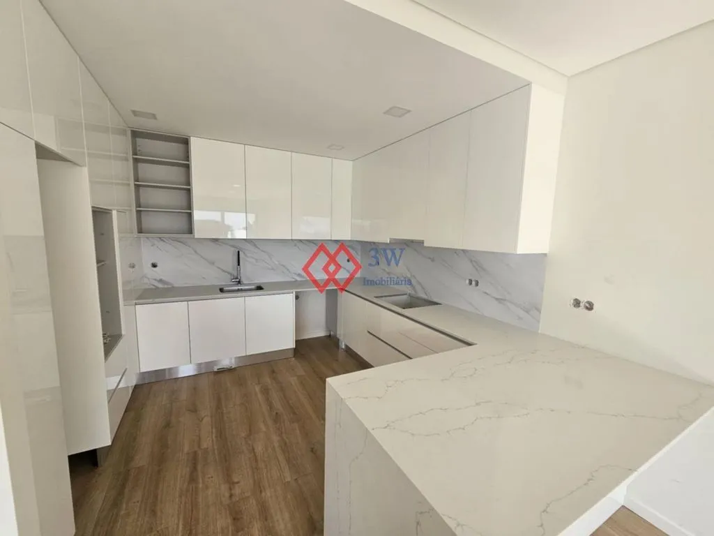 Kitchen - Luxury House with Pool in Entroncamento