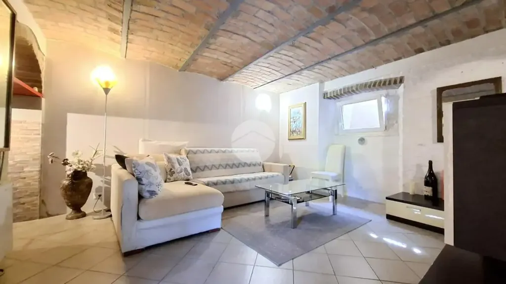 Elutuba - Villa with Garden in Casteggio