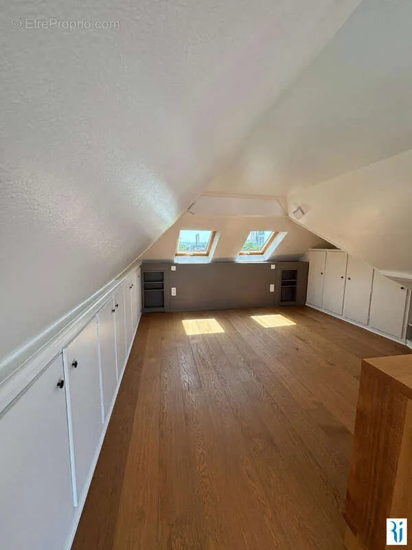 Toad - Atypical Flat with South-Facing View in Rouen