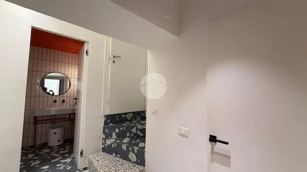 Bagni - Triplex with Balcony in Palermo Centre