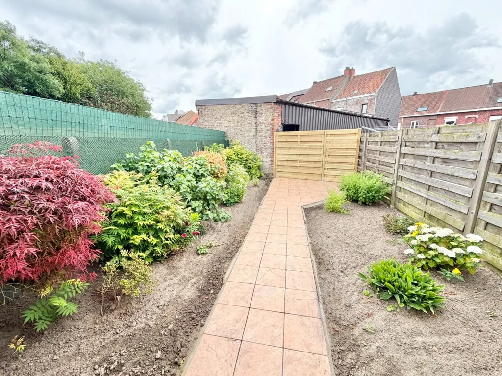 Jardin - Appartement Rénové avec Jardin à Wervik