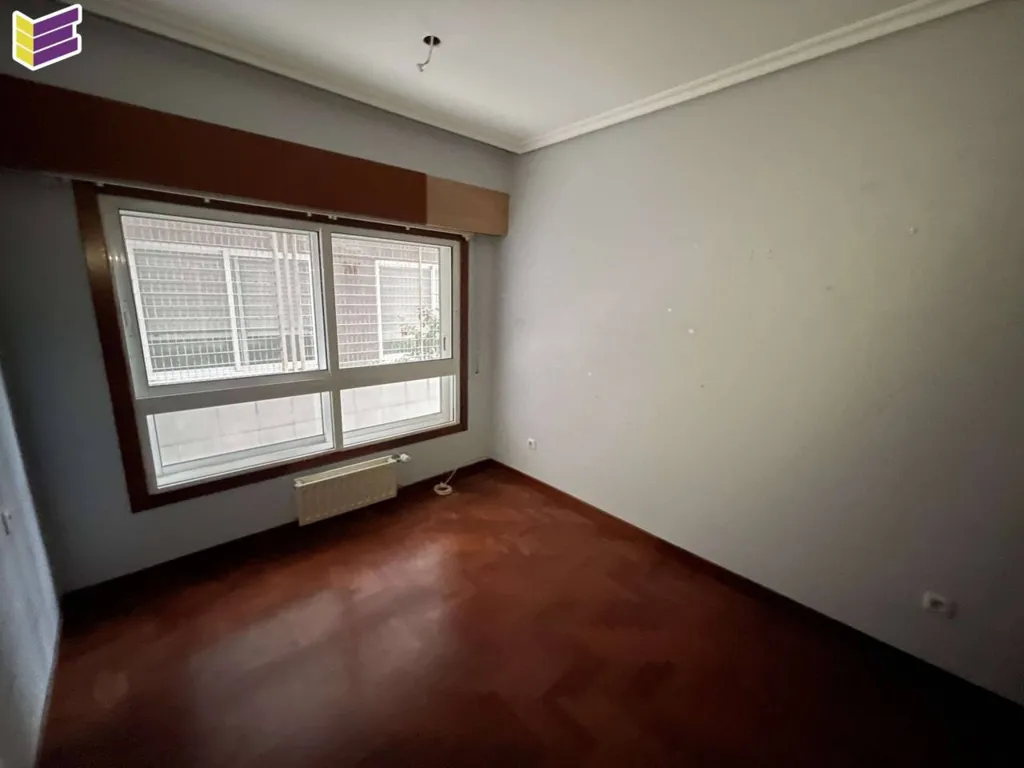 Pièces - Apartment with Large Windows in Vigo
