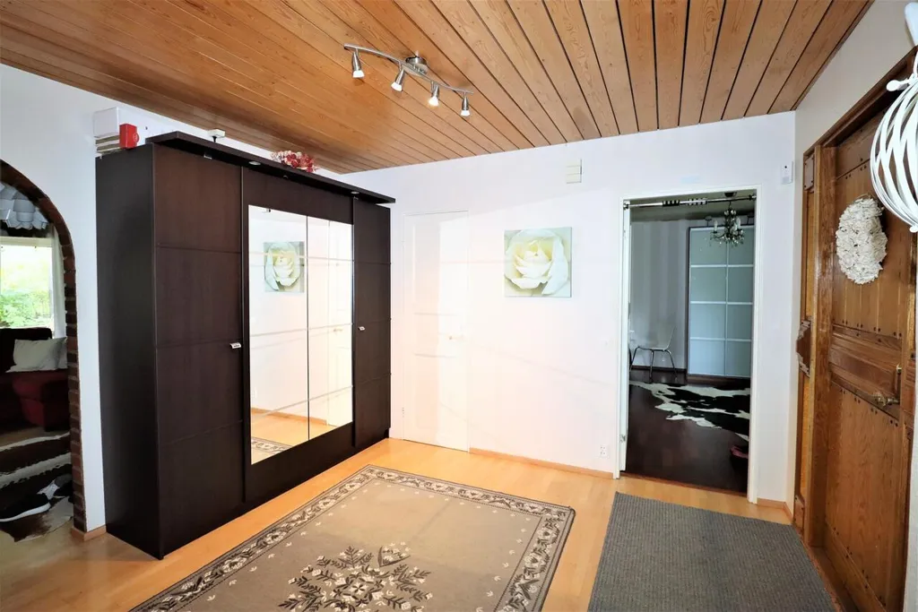 Entrée - Personalised Detached House with Sauna in Hyllykallio