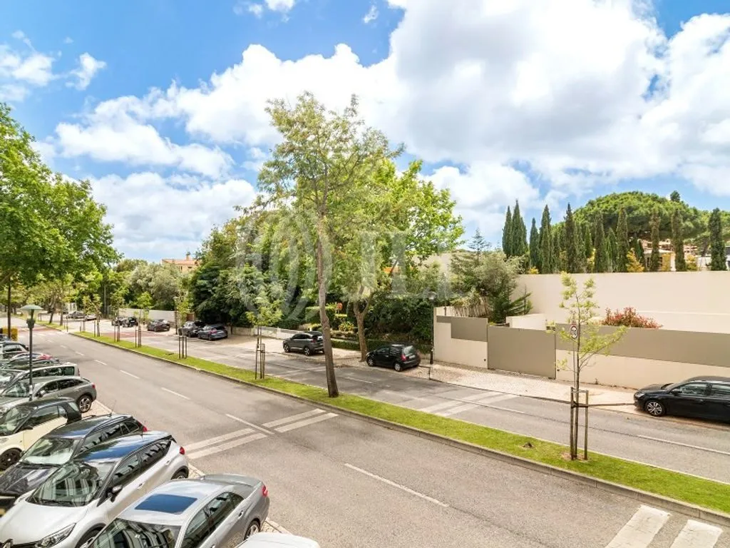 Exterior - Renovated Apartment with Balcony in Cascais