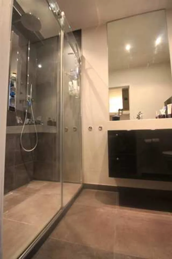 Vannitoad - Furnished Studio with Elevator in Antwerp