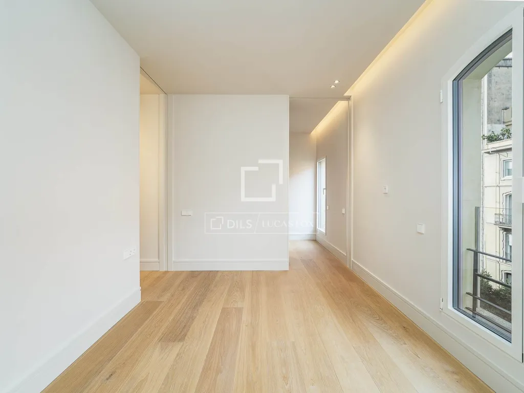 Entrée - Renovated Apartment with City Views in Eixample