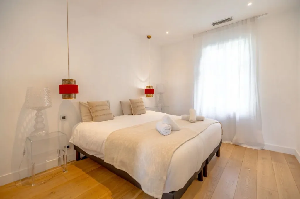 Chambres - Appartement Luxueux avec Vue Mer à Sainte-Maxime