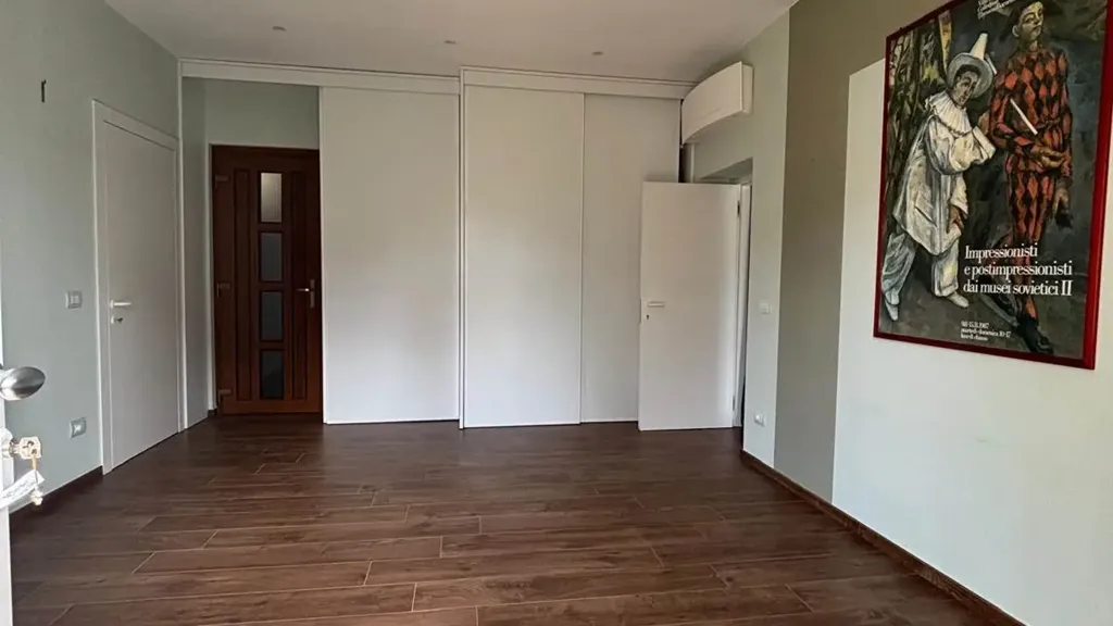 hallway_entrance
