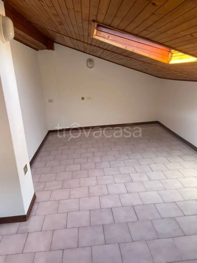 Pièces - Mansard Apartment with Box in Faloppio