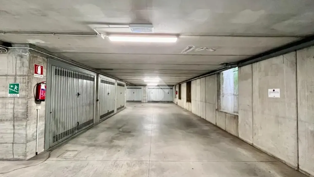 Garage - Trilocale with Terrace in Adro