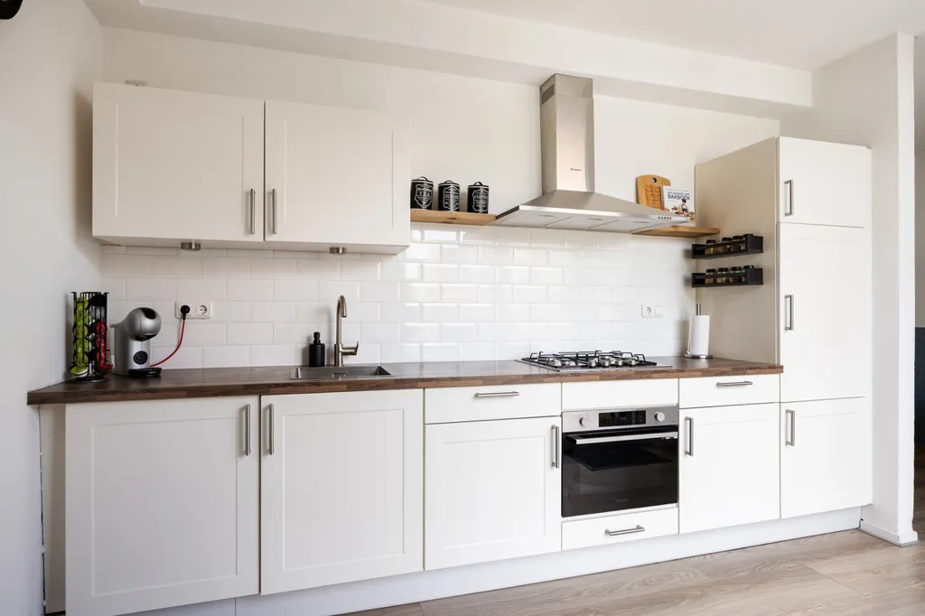 Köök - Modernised Semi-Detached House with Garden in Marum