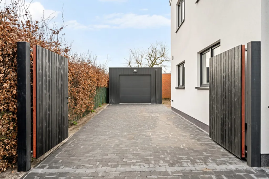 Extérieur - Maison Rénovée avec Terrasse à Temse