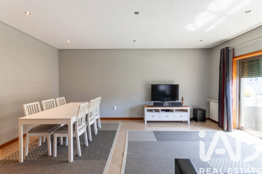 Salle à manger - T3 Apartment with Private Terrace in Pardilhó Centre