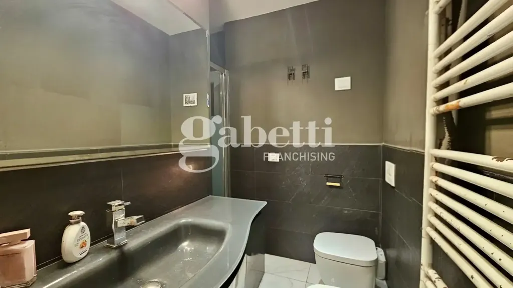 Salles de bain - Rustic 4-Room Apartment with Terraces in Florence