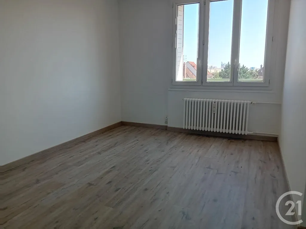 Toad - Refurbished 2-Bedroom Apartment in Troyes