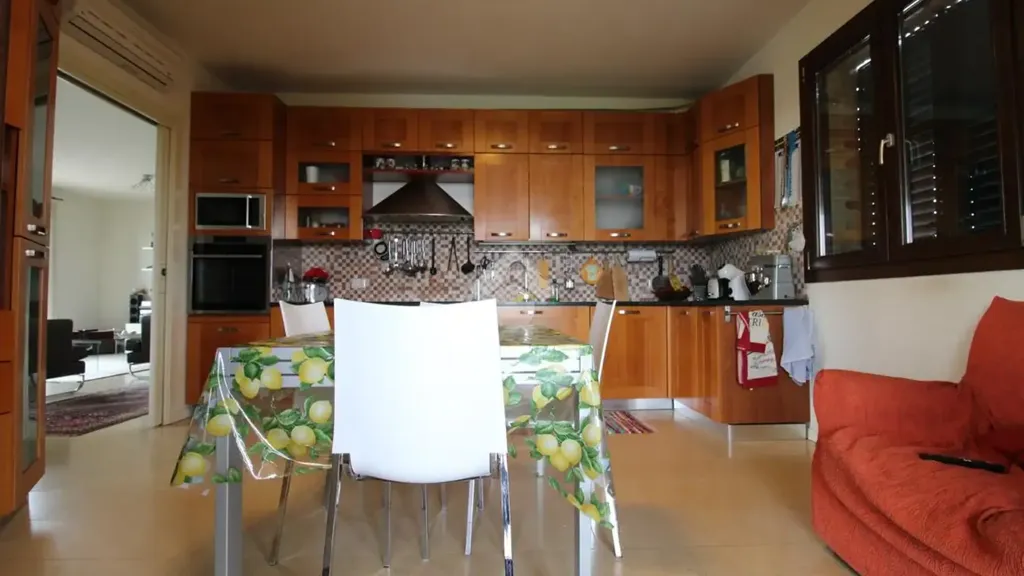 Salle à manger - Panoramic Villa with Garden in San Marino