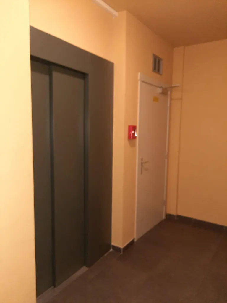 Entrée - Appartement avec Ascenseur près du Piétonnier à Mons
