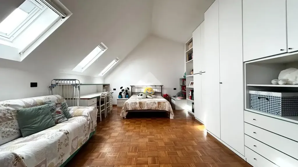 Camere da letto - Duplex con piscina a Settimo Milanese