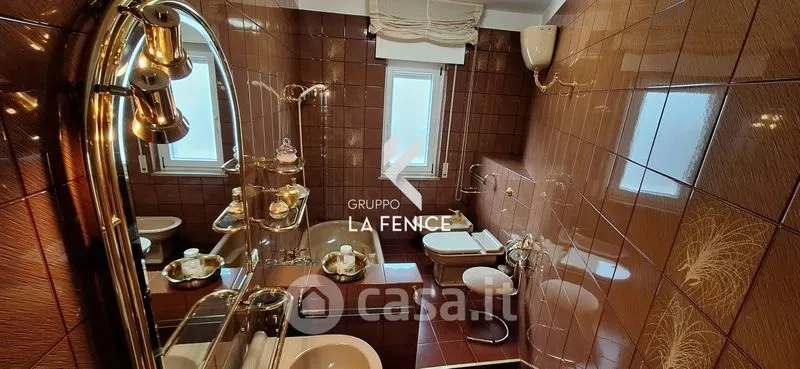 Salles de bain - Quadrilocale with Balcony in Locorotondo