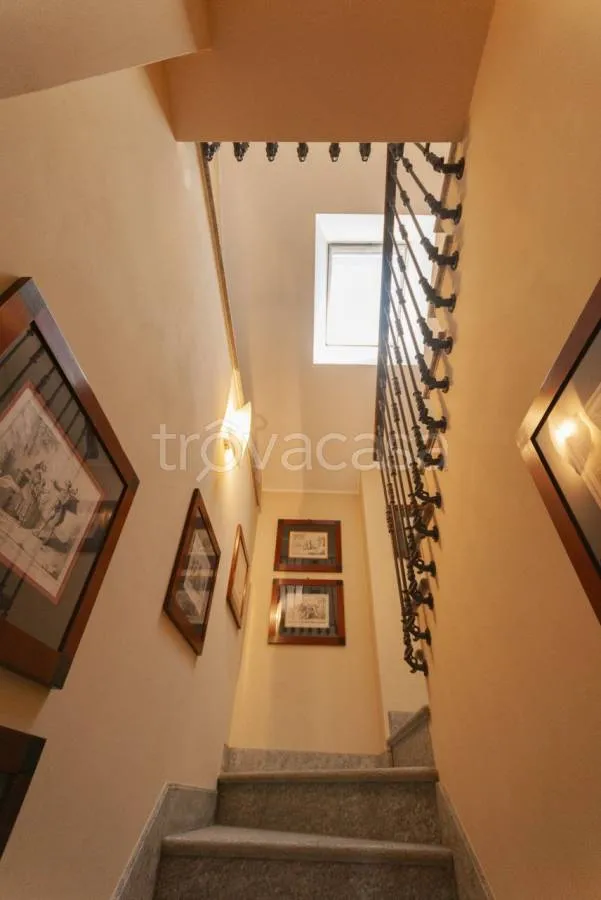 Pièces - Historic Villa with Panoramic Views in Grignasco