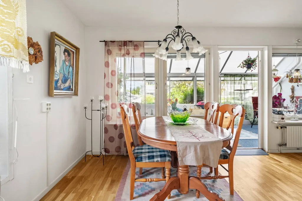 Salle à manger - Senior-Exclusive Flat with Balcony in Sörberge