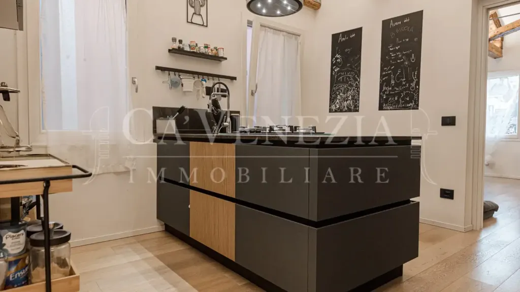 Cuisine - Restored Apartment with Central Location in Venice