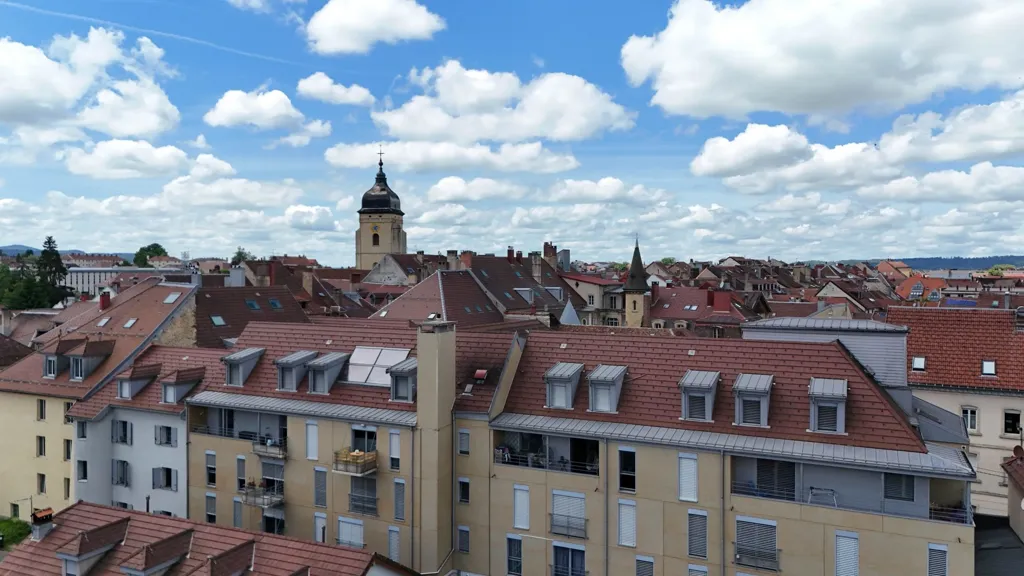 Balcon - Appartement avec balcon et garage à Pontarlier