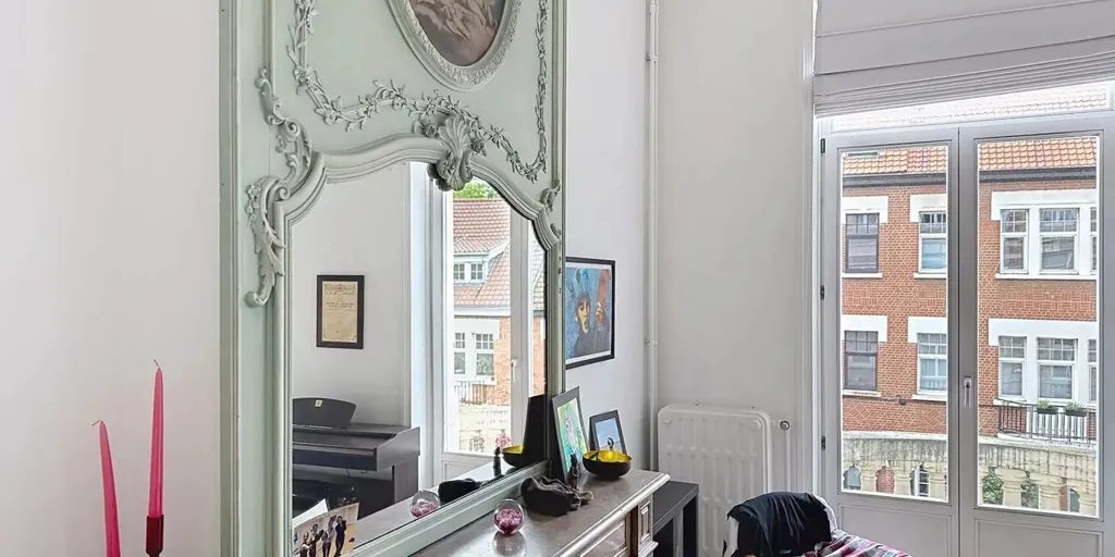 Séjour - Maison Rénovée avec Terrasse à Ukkel