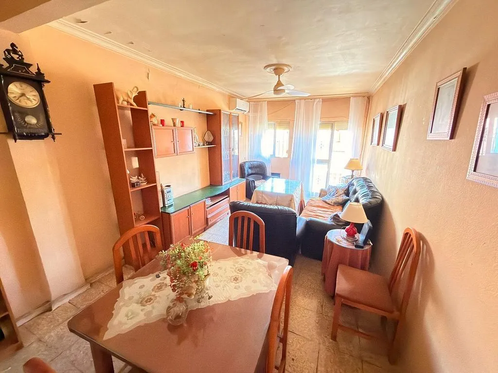 Dining Room - 3-Bedroom Flat with Terrace in Palmete, Sevilla