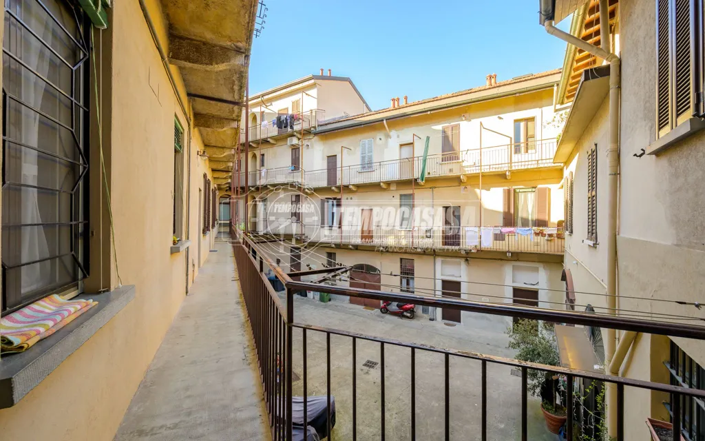 Aed - Two-Bedroom Apartment for Renovation in Milan