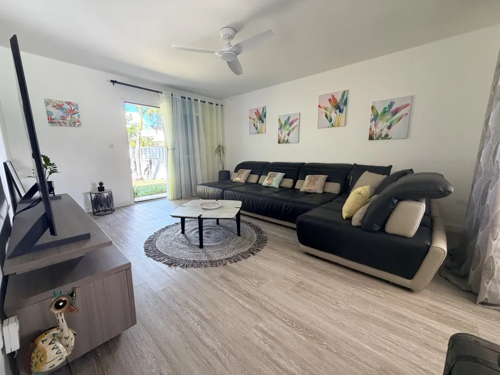 Séjour - Villa F5 avec Piscine à Saint-Pierre