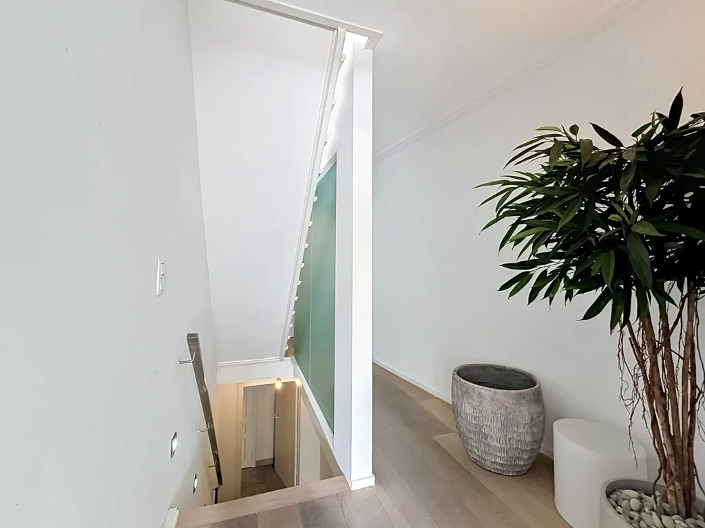 Ingresso - Mixed-Use Building with Retail Space in Vrasene