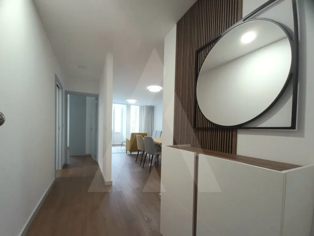 Esik - Furnished Flat with City View in Aveiro Centre