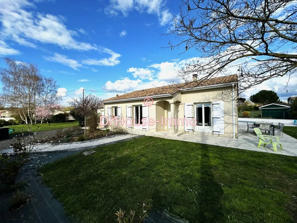 Extérieur - Maison de Plain-Pied avec Piscine à Champniers