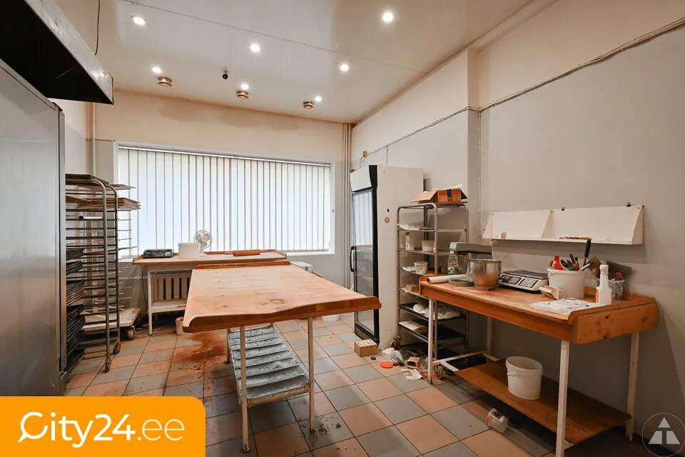 Cuisine - Commercial Space with Large Windows in Riga